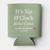 ラスティック ウェディング セージグリーン It's Sip O'Clock カスタムデザイン 缶クーラー (正面)