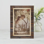 ラスティック ウッド トーン モノグラム 結婚式の招待状 招待状 (スタンド正面)