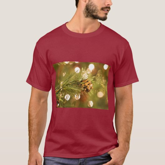 ラスティック パインコーン Tシャツ 森の自然の魅力 (正面)
