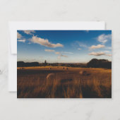 ラスティック ファームの干し草の束 カントリー ウェディング インビテーション (裏面)