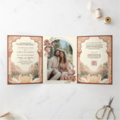 ラスティック ボーホー アーシー フローラル インド スワン ウェディング 三つ折り招待状 (内部)