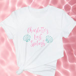 ラストスプラッシュトロピカルビーチシェルバチェロレッテ Tシャツ<br><div class="desc">このおもしろいバチェロレッテTシャツで花嫁の「ラストスプラッシュ」を忘れられない！トレンディーのピンクとターコイズの配色とシェルのアクセントで設計さよくはしゃぐれ、ビーチ、プールサイド、または熱帯をテーマにしたお祝いに最適。花嫁の名前でパーソナライズして、彼女の最後の冒険のために特別で思い出に残る独身のこと。このバチェロレッテユニークシャツはビーチのバイブお気に入りのーとサマーパーティーのための選択であり、あなたのチームはスタイルで目立つ。バチェロレッテ旅行や目的地のパーティー、または単に太陽祝に浸したスタイルに最適！</div>