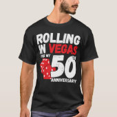 ラスベガスで転がせ 50周年記念の面白いカップル Tシャツ (正面)