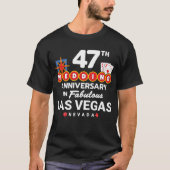 ラスベガスで47回目の結婚記念日を祝うカップル Tシャツ (正面)