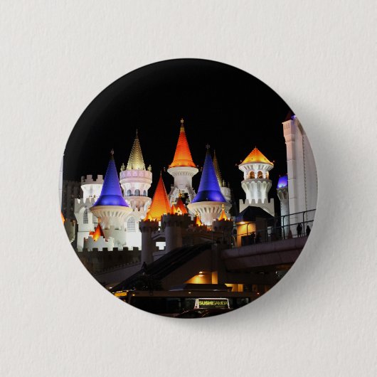 ラスベガスキャッスルホテルゲーミングベガスシカラフルティ 缶バッジ (正面)