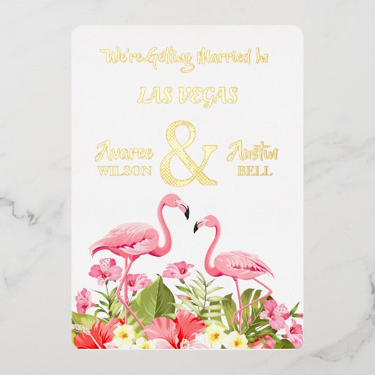 ラスベガス結婚のピンクフラミンゴスゴールドフォイル 箔招待状 (正面)