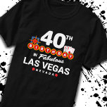 ラスベガス誕生日パーティー – 40th Birthday In Vegas Tシャツ<br><div class="desc">ラスベガスで40歳の誕生日を計画するのか？このラスベガスへようこそサインスタイルデザインは、ラスベガスで誕生日パーティーと一緒に40歳の祝ための完璧な方法である！週末素晴らし休暇や休暇のため来に、女の子の旅行や誕生日の分隊がラスベガスへ。「40th Birthday in Fabulous Las Vegas Nevada」の特徴/キング&エース優勝ブラックジャックの手と有名な「Welcome to Las Vegas」のスタイルで設計されたサイコロのペアLas Vegas Blvdの南端にランドマーク。写真素晴らしとラスベガスのお土産に！</div>
