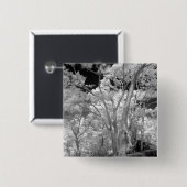 ラス2の木々の建物と小道の赤外線 缶バッジ (正面&裏面)