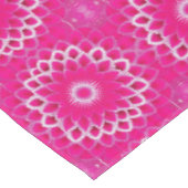 ラズベリーとホワイトフローラ テーブルクロス (アングル)