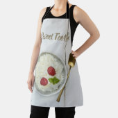 ラズベリーのデザートを添えた甘歯ライスプリン エプロン (インサイチュ)