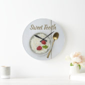 ラズベリーのデザートを添えた甘歯ライスプリン ラージ壁時計 (ホーム)