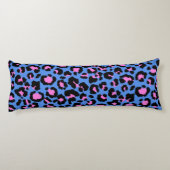 ラズベリーのヒョウ柄オンエレクトリックブルー ボディピロー (裏面)