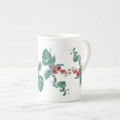 ラズベリーのRedouteの骨灰磁器のマグ ボーンチャイナマグカップ (正面右)