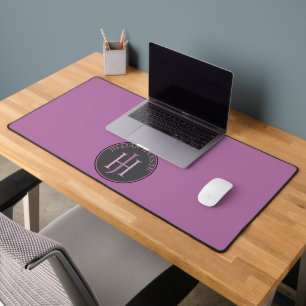 ラズベリーバイオレットモノグラム/名前ロゴ デスクマット