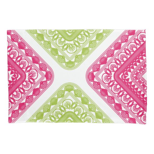 ラズベリーピンクと緑の幾何学枕ケース 枕カバー (正面左)