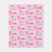 ラズベリーユムと夢のようなピンクのカップケーキ! フリースブランケット (正面)