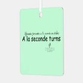 ラセコンドはミントグリーンとブラックのSqを回す。 メタルオーナメント (正面左)