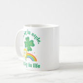 ラッキーでスタイルラッキー生活ベビーベビーボディスーツ コーヒーマグカップ (正面左)