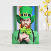 ラッキーなクローバーを持つアイルランド人 カード (黄色い花)