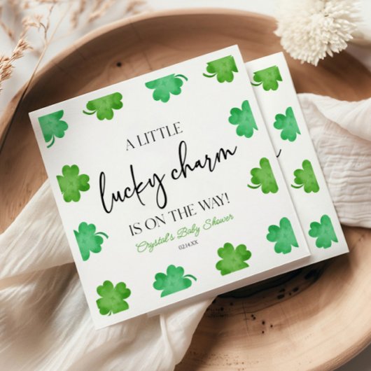 ラッキーなチャームグリーンクローバーベビーシャワー スタンダードランチョンナプキン