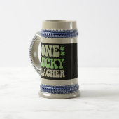 ラッキーな先生のためのグルービーなレトロ教師用セントパトリック ビールジョッキ (正面左)