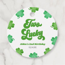 ラッキーの二つ葉の緑のシャムロッククローバー 2歳の誕生日パーティー