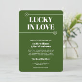 ラッキーインラブグリーン四葉モダン結婚葉 招待状 (スタンド正面)