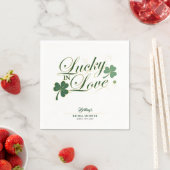 ラッキーインラブセントパトリックモダンブライダルシャワー スタンダードカクテルナプキン (インサイチュ)