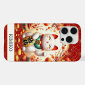 ラッキーキャットと金貨が赤いモノグラムに iPhoneケース (裏面横)