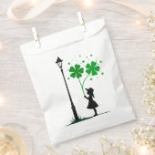 ラッキークローバーの女の子 フェイバーバッグ (クリップ留めされた状態)