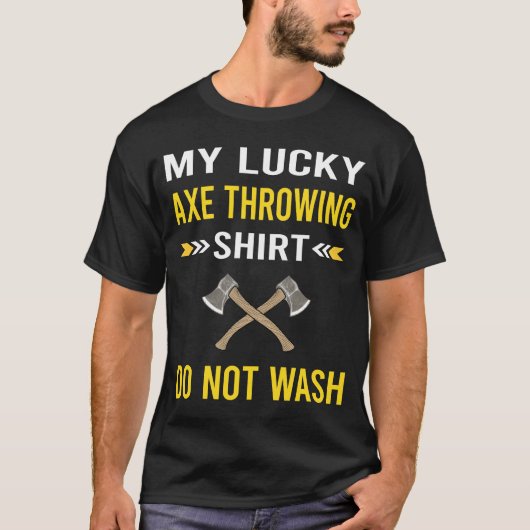 ラッキーシャツの斧の投げ軸 Tシャツ (正面)