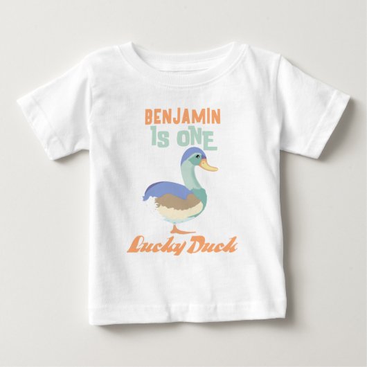 ラッキーダックの1歳誕生日パステル ベビーTシャツ (正面)