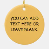 ラッキーバグカップケーキ2nd誕生日Tシャツとプレゼント セラミックオーナメント (裏面)