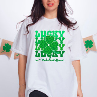 ラッキービーブグリーンレオパードシャムロックSt patricks day Tシャツ