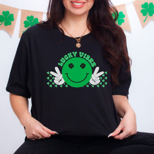 ラッキービーブグリーン笑顔顔シャムロック Tシャツ