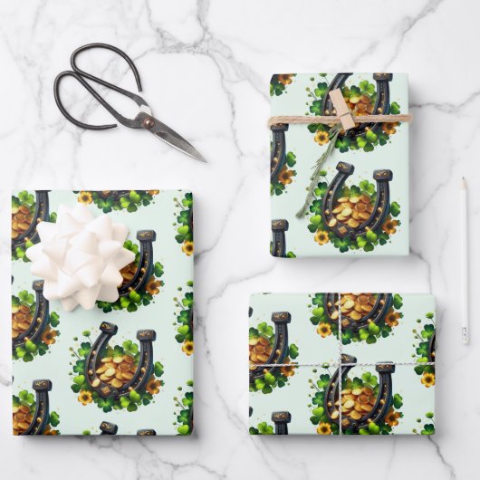 ラッキーホースシューズ金ゴールドコインとクローバーパターン ラッピングペーパーシート (正面)