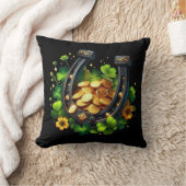 ラッキーホースシューズ金ゴールドコインとクローバー クッション (ブランケット)