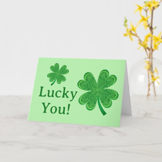 ラッキーユーセントパトリックの日誕生日4リーフクローバー カード (黄色い花)