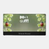 ラッキーラディバグやる気を起こさせる引用文前向きマインド デスクマット (正面)