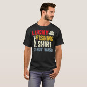 ラッキー魚釣りティーおもしろい魚釣りことわざメンズ女性 Tシャツ (正面フル)