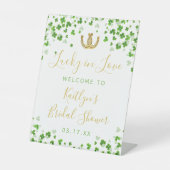 ラッキー・イン・ラブ セントパトリックデーのブライダルシャワー 台座サイン (正面)