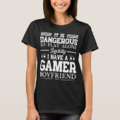ラッキー!ゲーマーの彼女がいる面白いカップル Tシャツ (正面)
