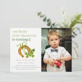 ラッキー シャムロック セントパトリックデー 子供 フォト 誕生日 招待状 (スタンド正面)