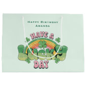 ラッキー・デイレトロタイポグラフィ誕生日 ラージペーパーバッグ (裏面)