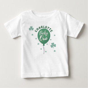 ラッキー・ワン 1歳の誕生日 セントパトリックデー クローバー ベビーTシャツ