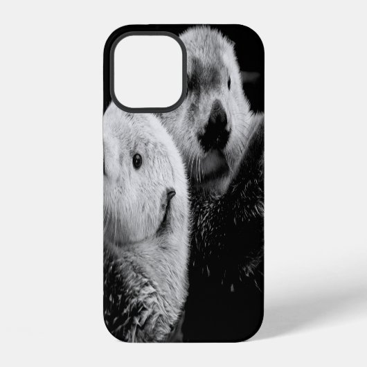 ラッコ:白黒のペア iPhoneケース (裏面)