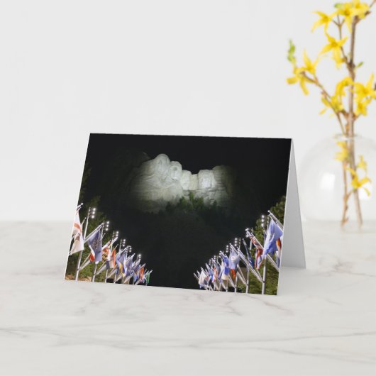 ラッシュモア記念碑 - 夕方の照明 - カード (黄色い花)