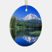 ラッセン山はマンザニタ湖の上に位置する セラミックオーナメント (右)