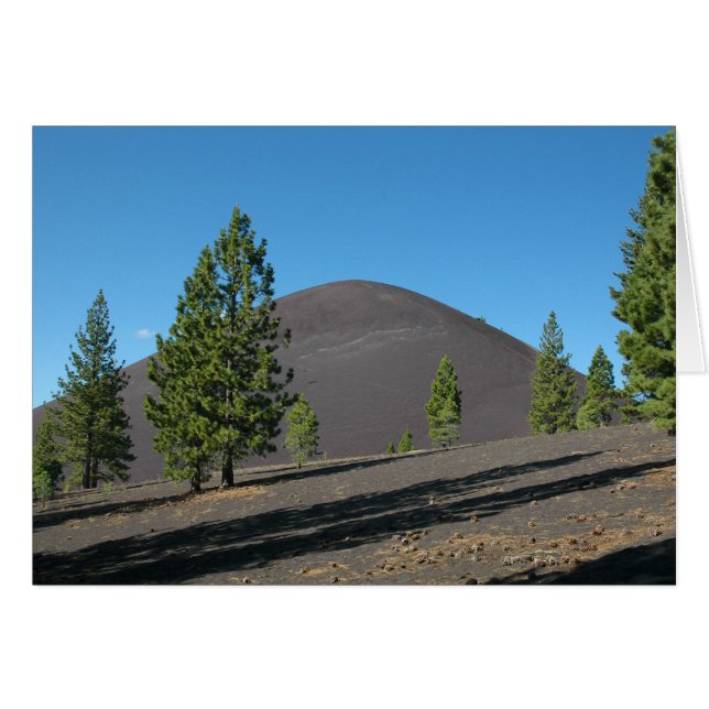 ラッセン火山国立公園シンダーコーン (正面横)