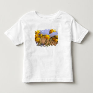 ラッパスイセンのクローズアップ トドラーTシャツ